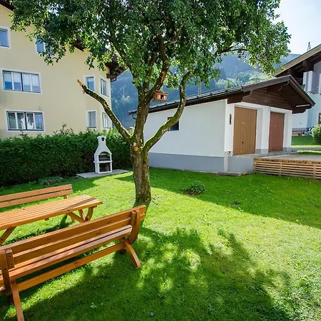 Vakantiehuis Chalet Gloria In *